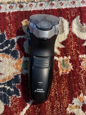 Philips Norelco Electric Shaver TESTED